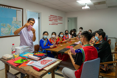 弘扬民族瑰宝 传承剪纸技艺——文化艺术交流活动纪实